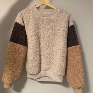 ✨AMERICAN EAGLE TEDDY SWEATER